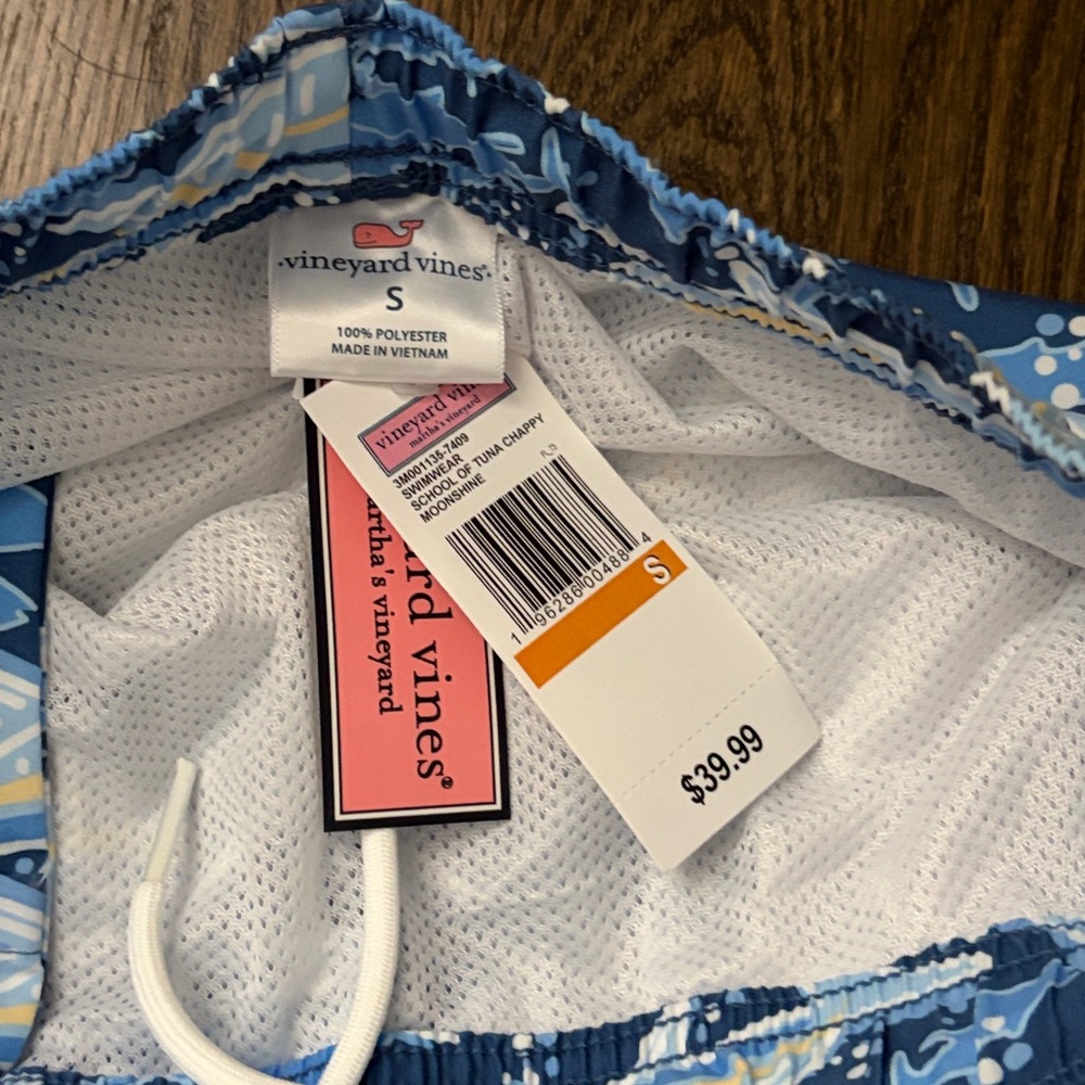 NWT Vineyard Vines Light Blue Fish-Print Swim Shorts - Picture 4 of 5